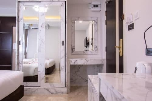 Deluxe Double or Twin Room