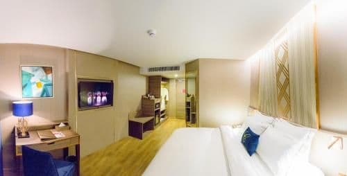 Deluxe King Room