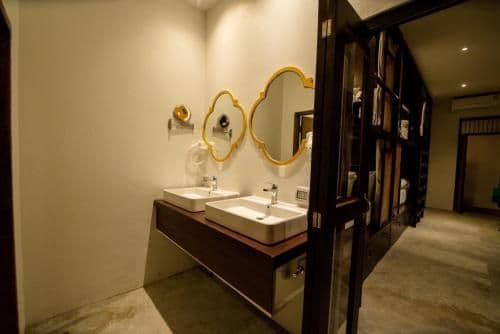 Mixed Dormitory Room