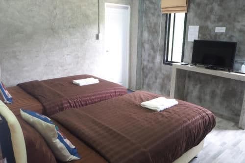 Standard Queen Room