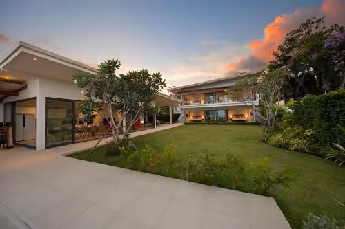 Villa - Beach Front