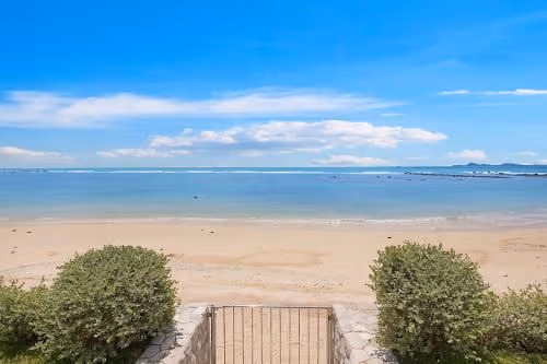 Villa - Beach Front