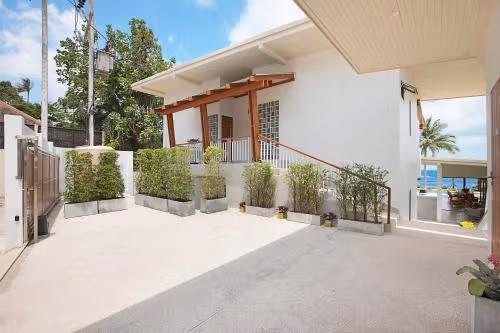 Villa - Beach Front