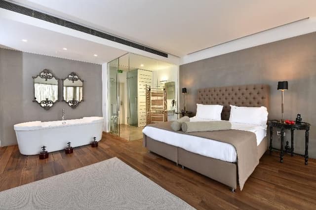 SUITE LUXURY
