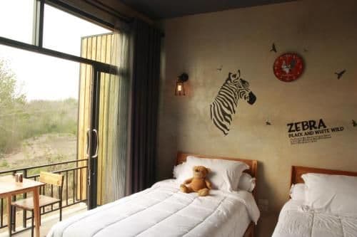 Standard Twin Room with Mountain View
