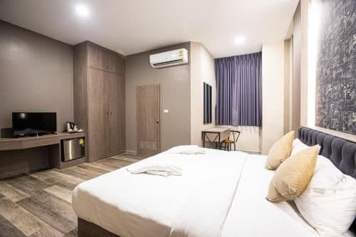 Deluxe King Room