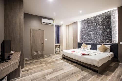 Deluxe King Room