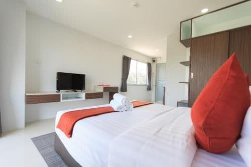 Deluxe Corner Room with Balcony