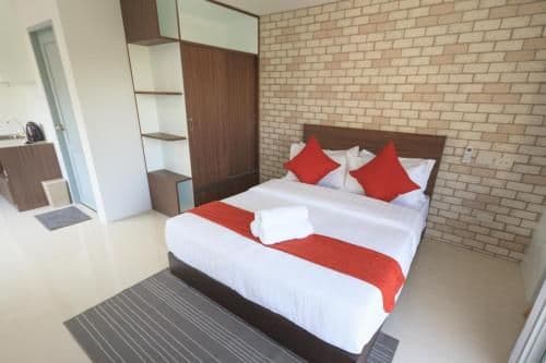 Deluxe Corner Room with Balcony