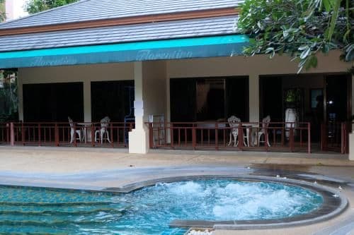 Family One-Bedroom Suite with Pool View