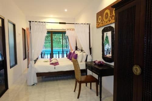 Family One-Bedroom Suite with Pool View