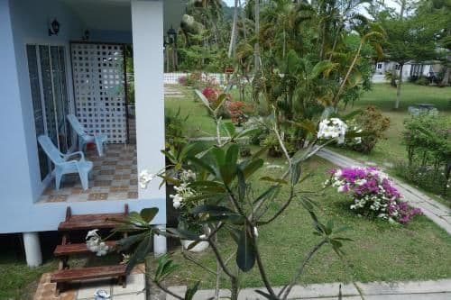 Bungalow with Garden View
