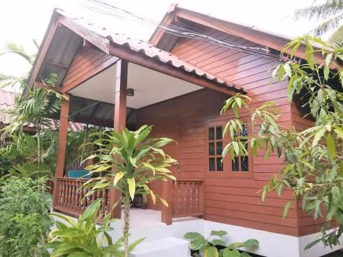 Bungalow with Garden View
