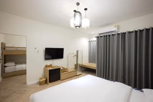 Deluxe Family Room