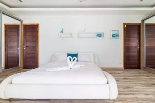Villa - Beach Front