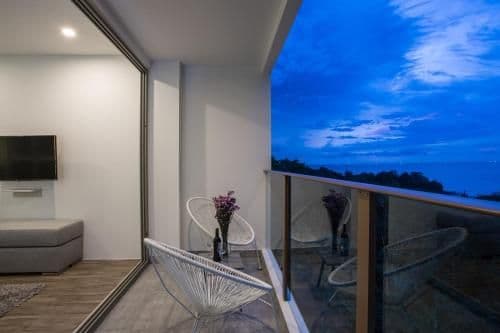 Studio Apartment with Sea View