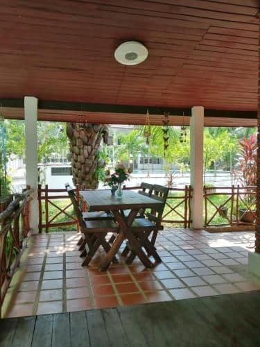 Apartment with Garden View