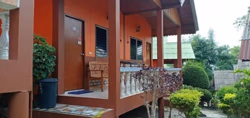 Bungalow with Garden View