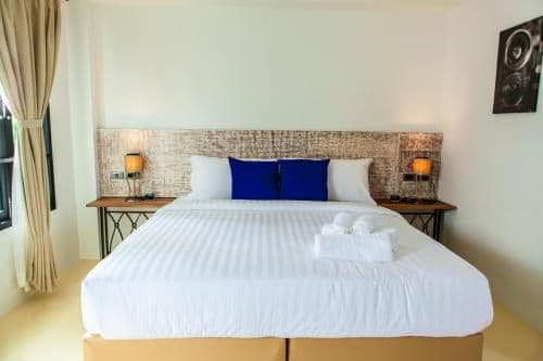 Suite with Hot Tub