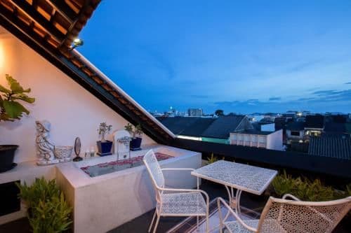 Suite with Hot Tub