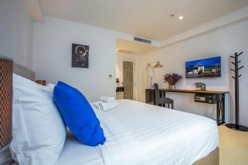Suite with Hot Tub