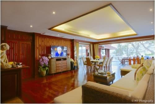 Villa with Sea View