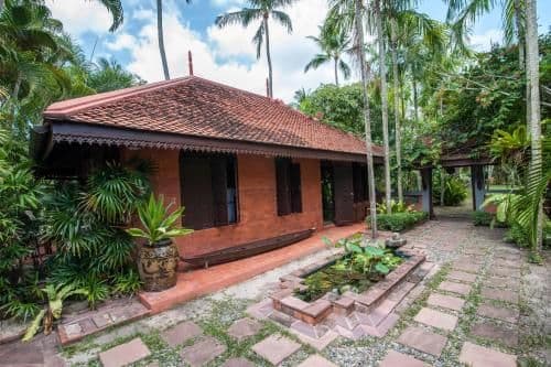Villa - Beach Front