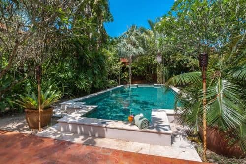 Villa - Beach Front