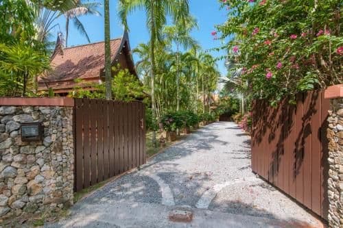 Villa - Beach Front