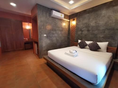 Queen Room with Pool View