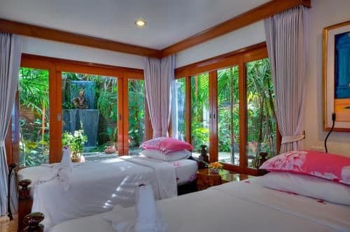 Villa - Beach Front