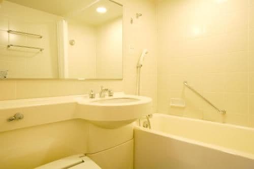 Single Room - Female Only - Non-Smoking