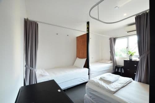 Single Bed in Mixed Dormitory Room
