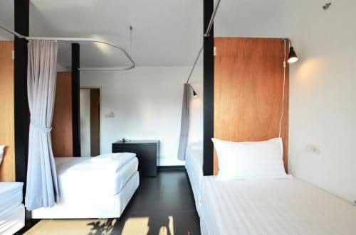 Single Bed in Mixed Dormitory Room