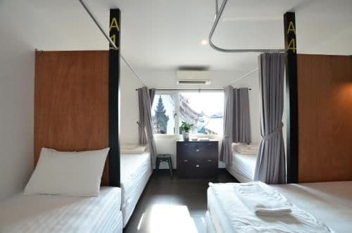 Single Bed in Mixed Dormitory Room