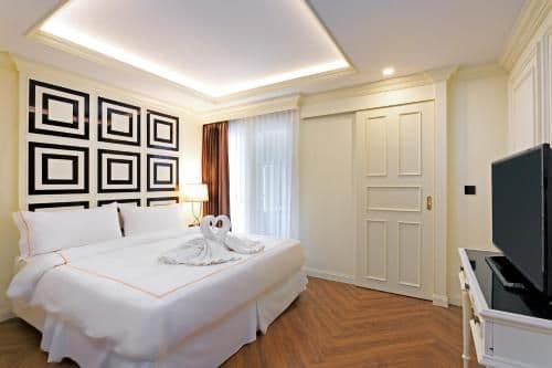 Superior One Bedroom Apartment