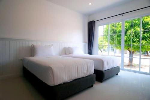 Standard Twin Room