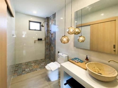 Quadruple Room with Private Bathroom