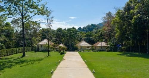 Bungalow with Garden View