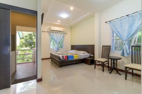 Studio Apartment with Garden View