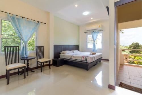 Studio Apartment with Sea View