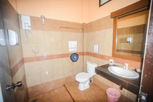 Classic Triple Room with Air Conditioning