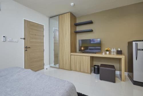 Studio Apartment