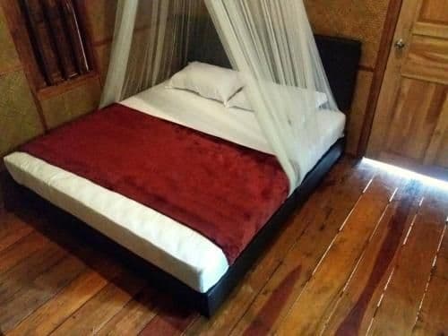 Deluxe Room (2 Adults + 1 Child)