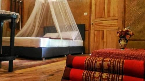 Deluxe Room (2 Adults + 1 Child)