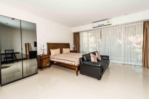 Studio Apartment