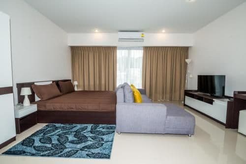 Studio Apartment