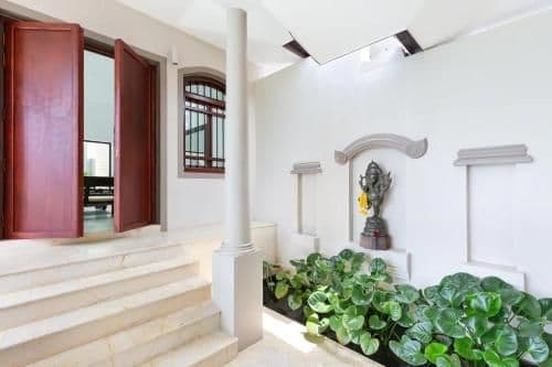 Villa - Beach Front