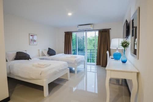 Standard Twin Room