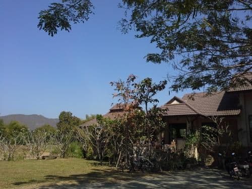 Standard Twin Room with Mountain View